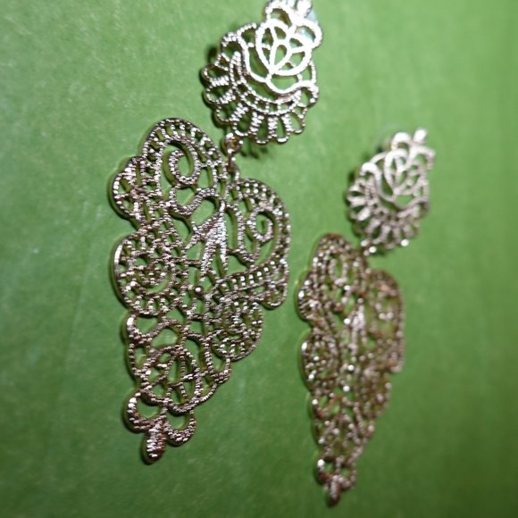 (NWT) Gold "Baroque" Filigree Statement Earrings 3" - Picture 2 of 6